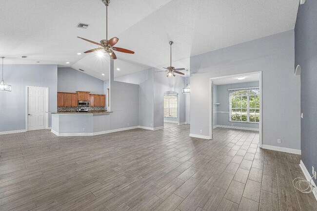 Building Photo - 11224 Tangerine Blvd