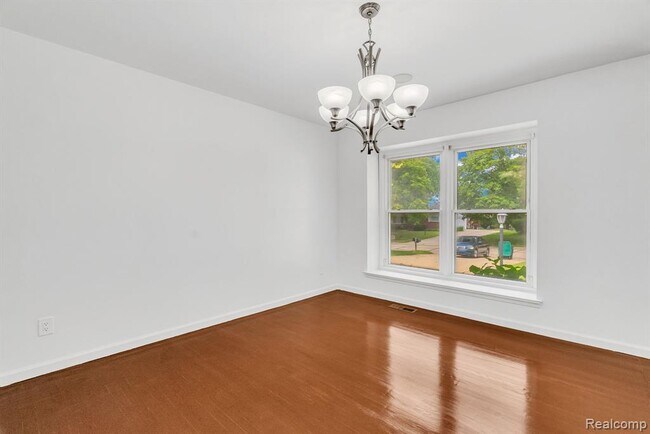 Building Photo - 36939 Heatherton Dr