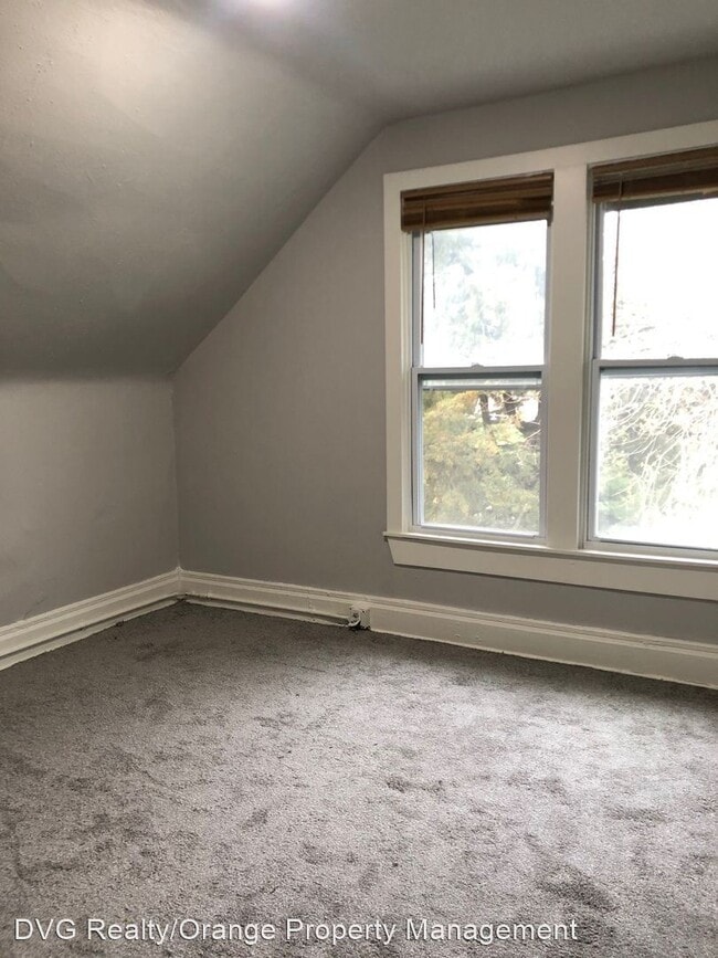 Building Photo - 3 br, 1.5 bath House - 2866 Pinkney St