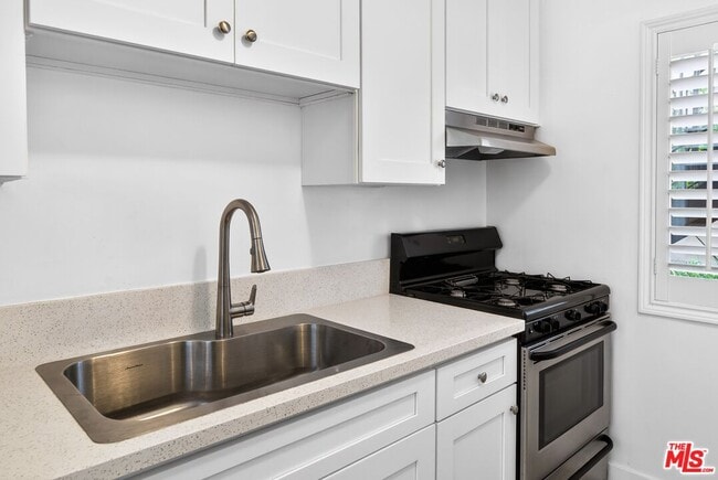 Building Photo - 630 Orlando Ave