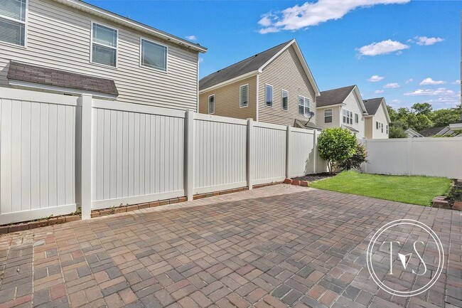 Building Photo - 175 Summer Hill Ct