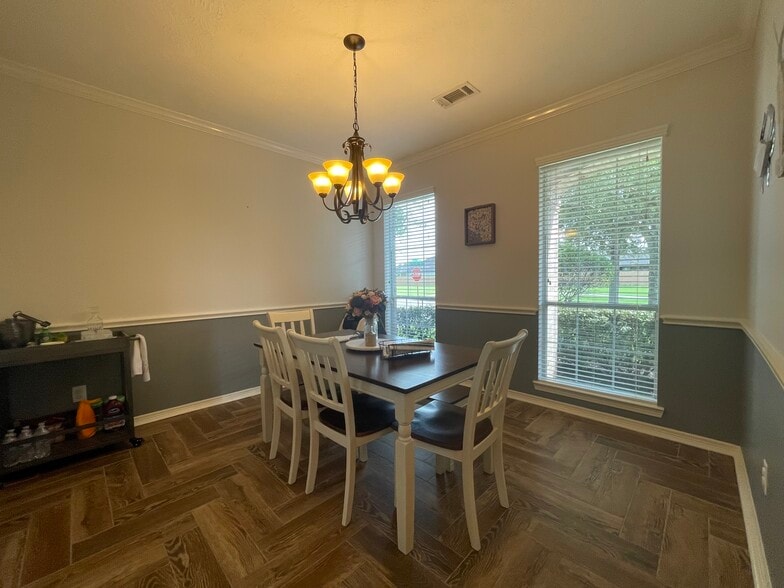 Building Photo - 2898 Torano