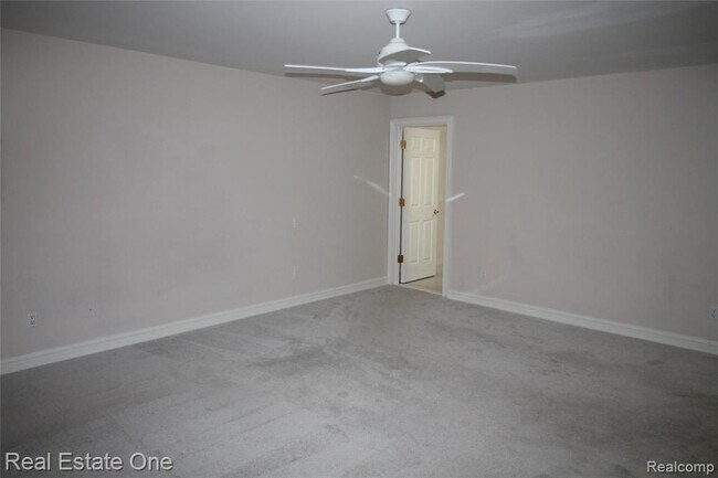 Building Photo - 3417 Hidden Oaks Ln