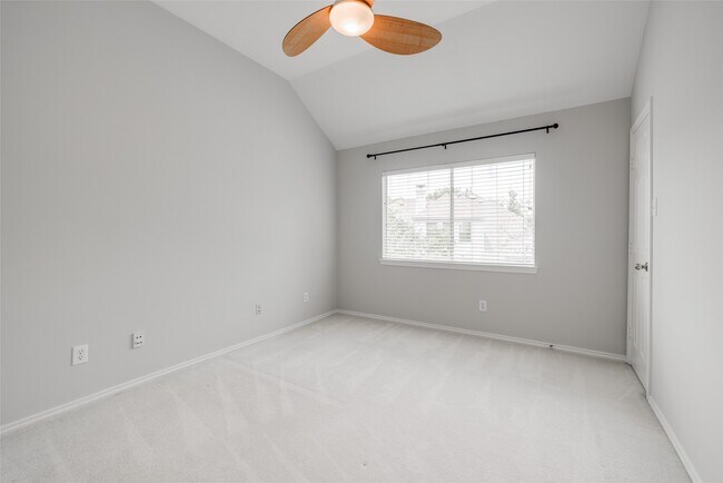 Building Photo - 12414 N Shadow Cove Dr
