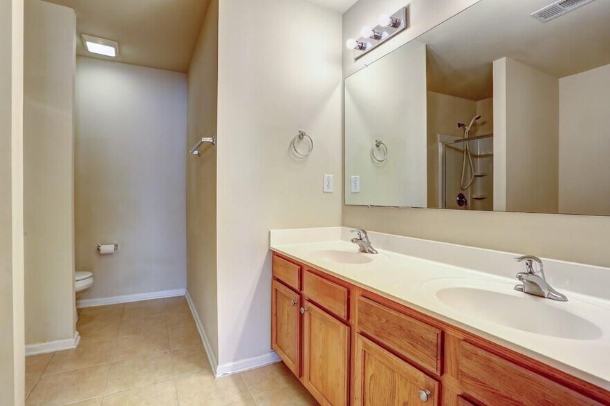 Building Photo - 5624 Moresby Ct