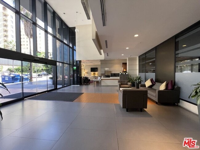 Building Photo - 1234 Wilshire Blvd