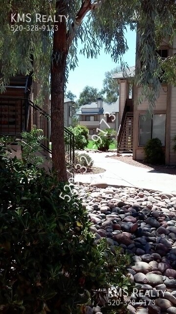 Building Photo - 5654 S Wood Crest Dr