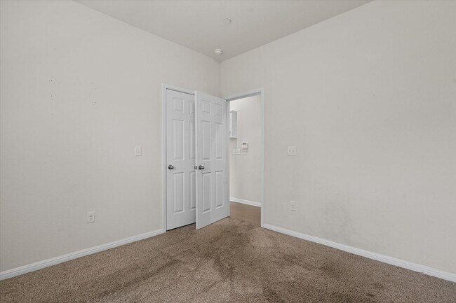 Building Photo - 2304 S Lakeline Blvd