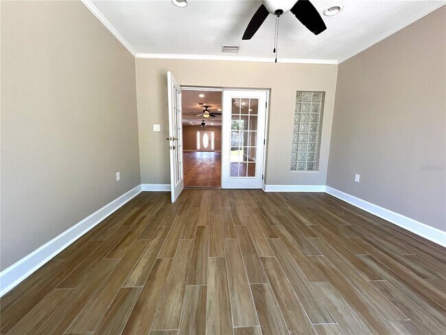 Building Photo - 3807 Belle Vista Dr E