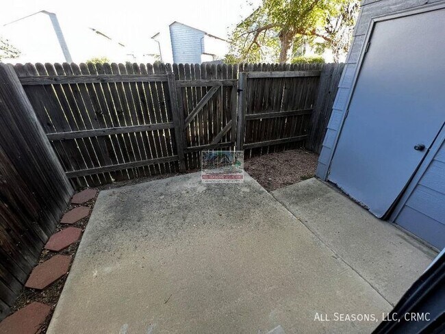 Building Photo - 6619 Proud Eagle