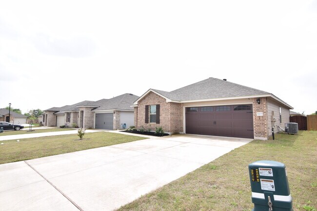 Building Photo - 8419 Brahma Plns Rd