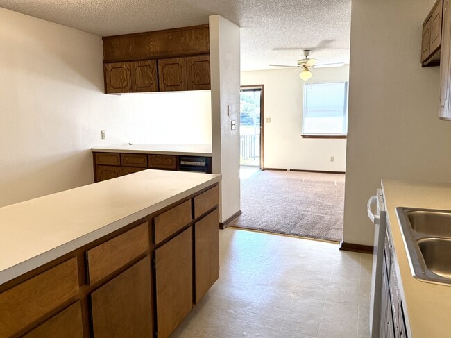 Building Photo - 2208 Shenandoah Dr
