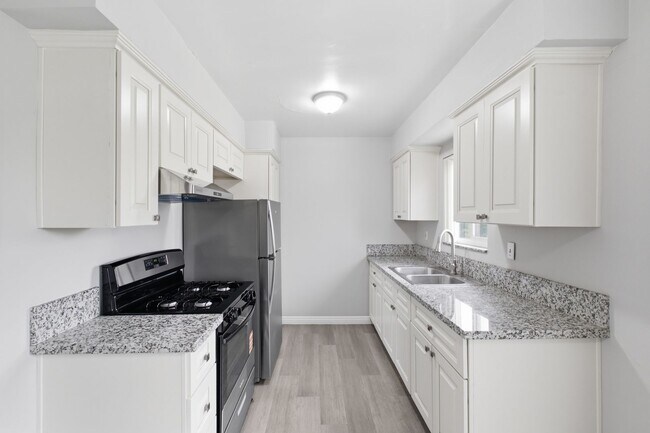 Building Photo - 230 S Bandy Ave
