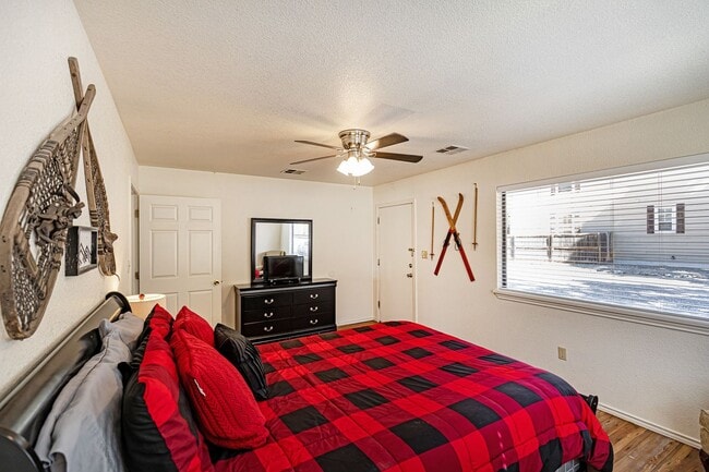 Building Photo - 62 Curlew Pl