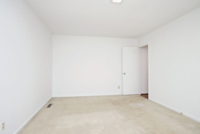 Building Photo - Dog-Friendly Rental Near Downtown & UVA