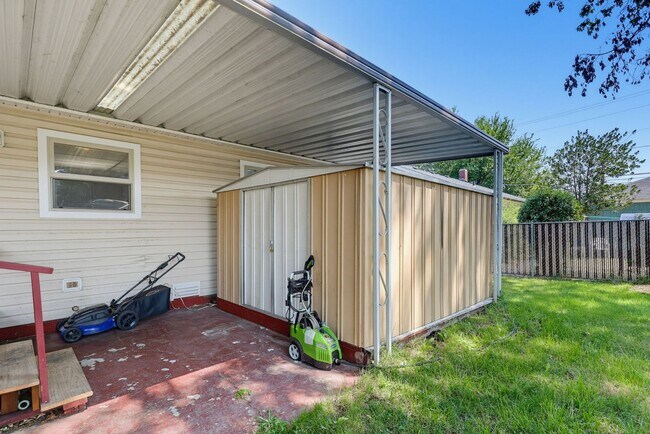 Building Photo - 1007 Murray Ave