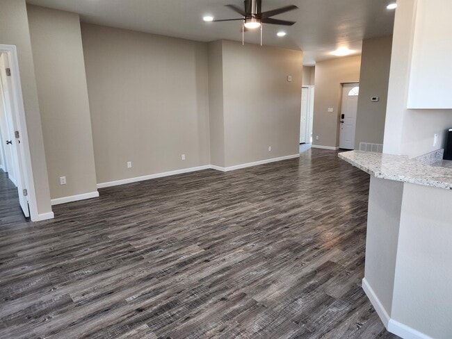 Building Photo - 2703 S Onyx Dr