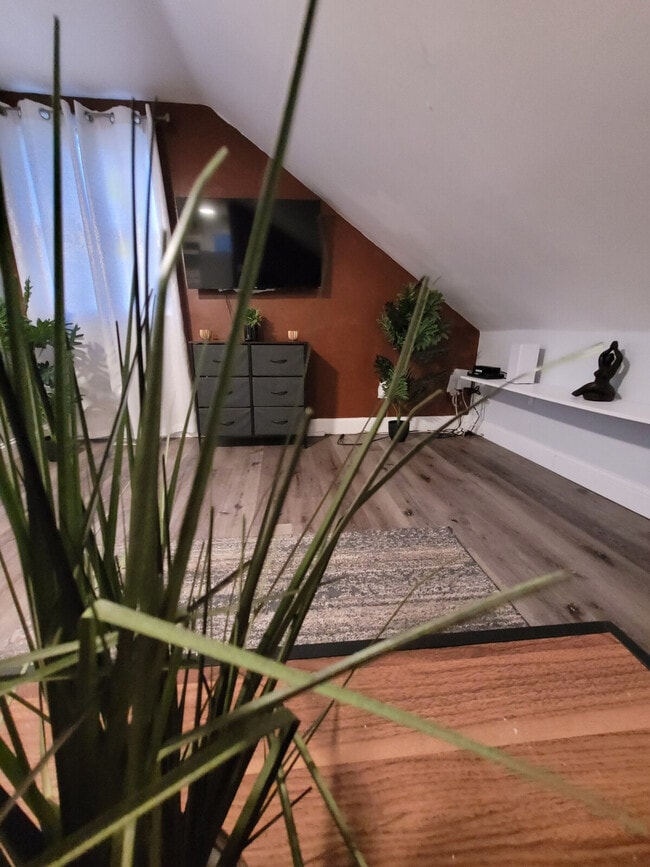 Building Photo - 3 Dean Ave