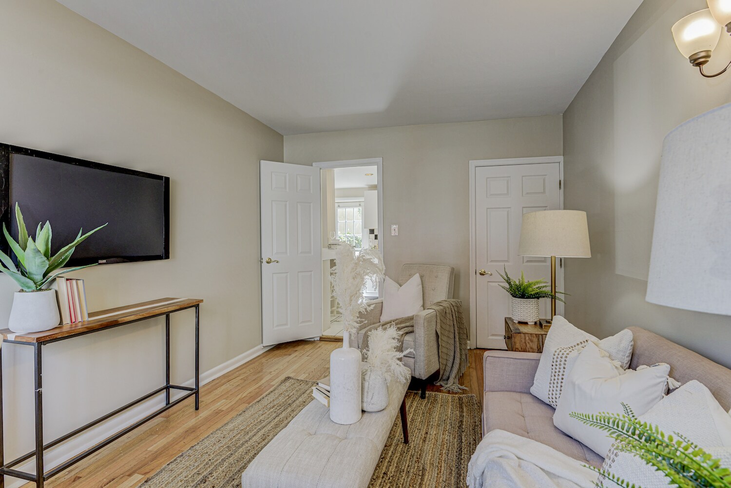 Building Photo - 1736 Light St