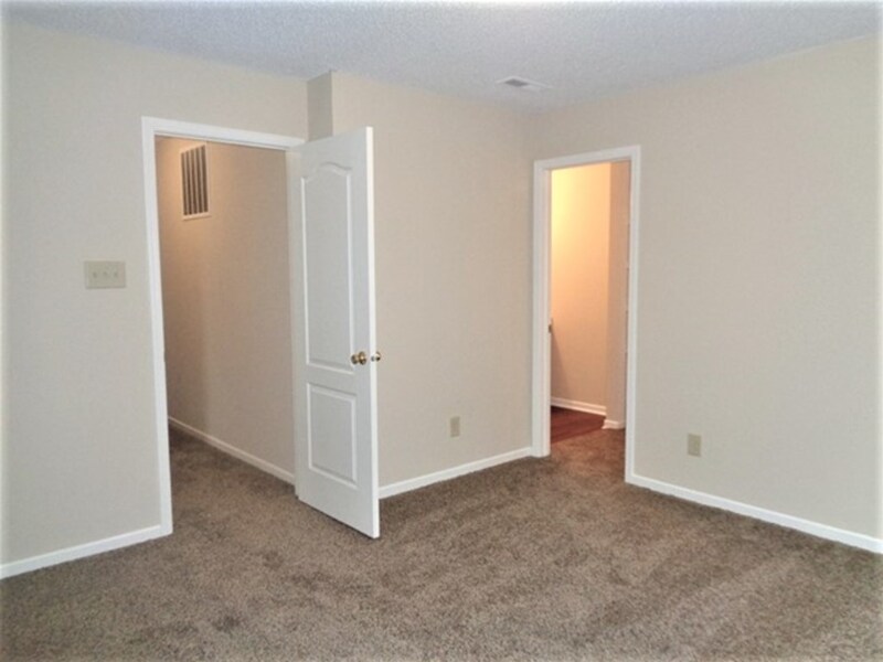 Building Photo - 745 Red Leaf Ln