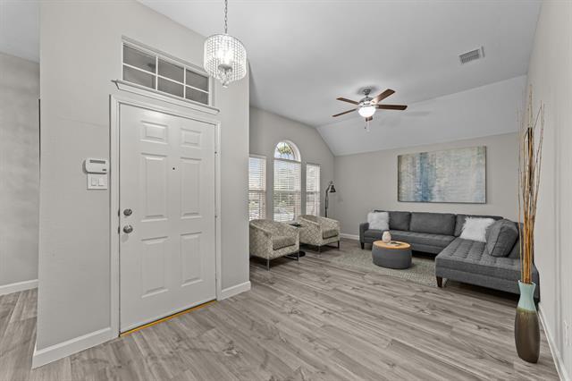 Building Photo - 4719 Highlands Dr