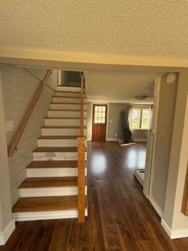 Building Photo - 3 Bed 2 Bath Home on Blakemore Circle