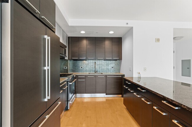 Building Photo - 2 2nd St