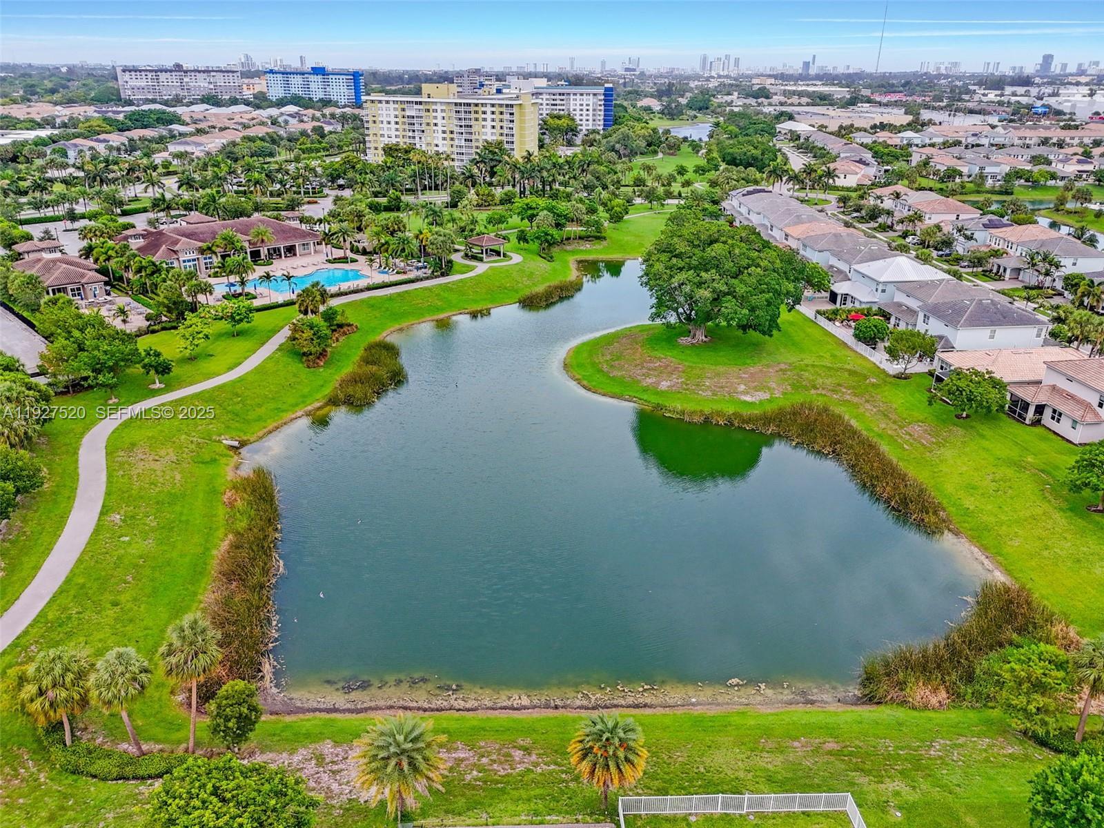 Building Photo - 1190 Eucalyptus Dr