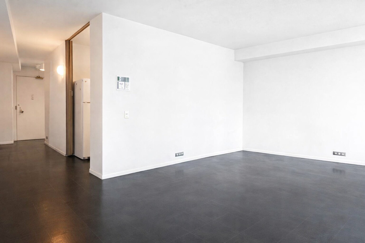 Building Photo - 300 N State St