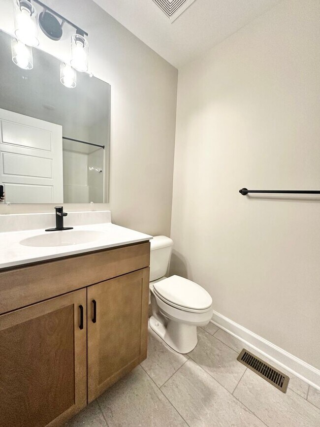 Building Photo - Brand New Townhouse for Rent in Congers Creek