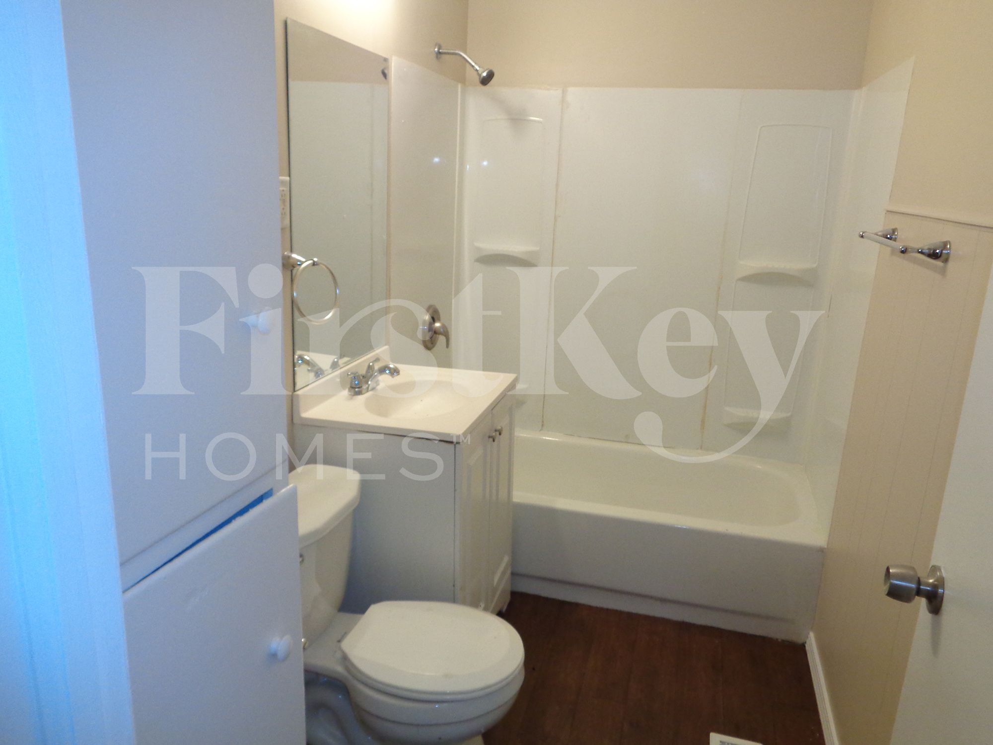 Building Photo - 724 Gates St