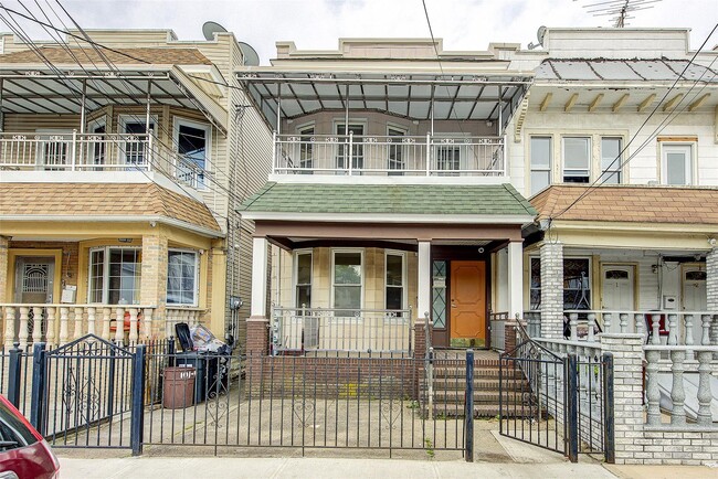 Building Photo - 101-40 112th St