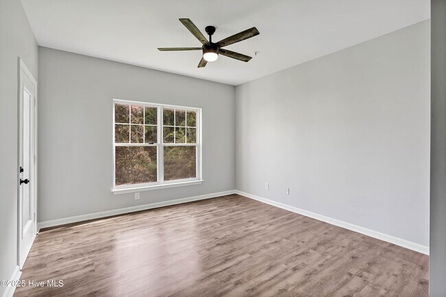 Building Photo - 4519 Sagedale Dr