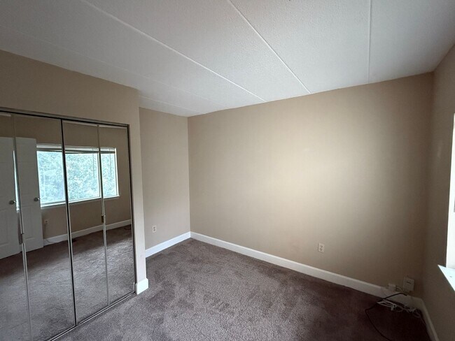 Building Photo - Spacious 3 Bedroom Condo- Olney, MD