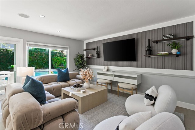 Building Photo - 9882 Kings Canyon Dr