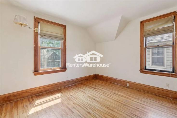 Building Photo - 945 Sherburne Ave
