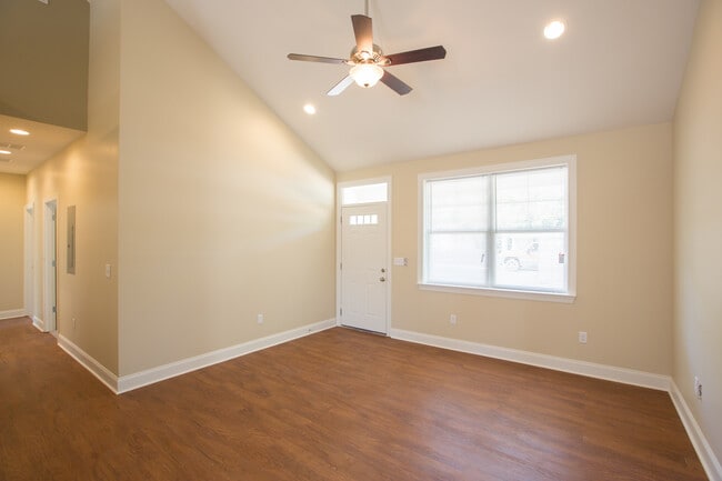 Building Photo - 127 N Parkdale Ave