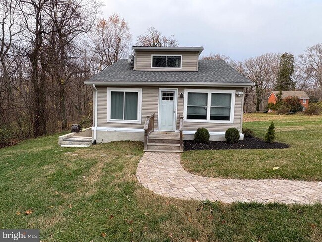 Building Photo - 1806 Johnson Rd