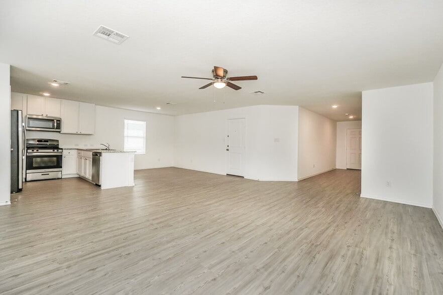 Building Photo - 14612 Greenfield Ml