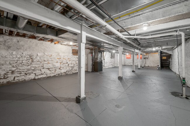 Building Photo - 2213 Missouri Ave