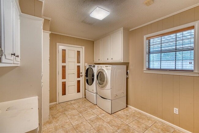 Building Photo - 4840 Arthur Ln