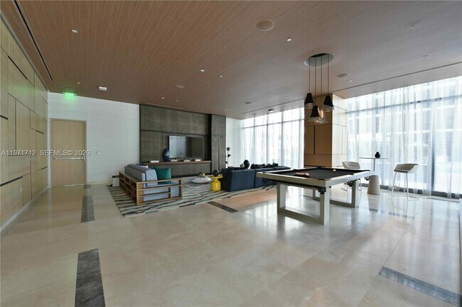 Building Photo - 45 SW 9th St