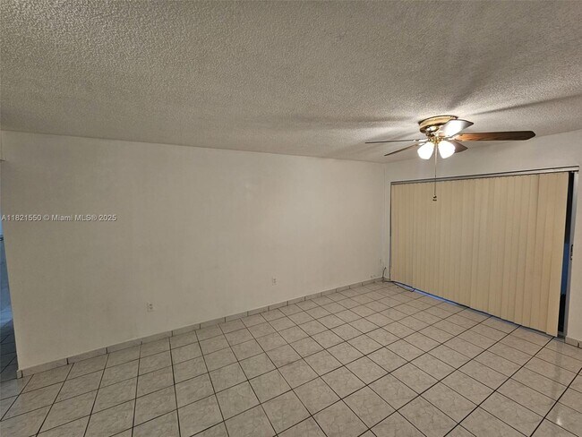 Building Photo - 1555 W 44th Pl