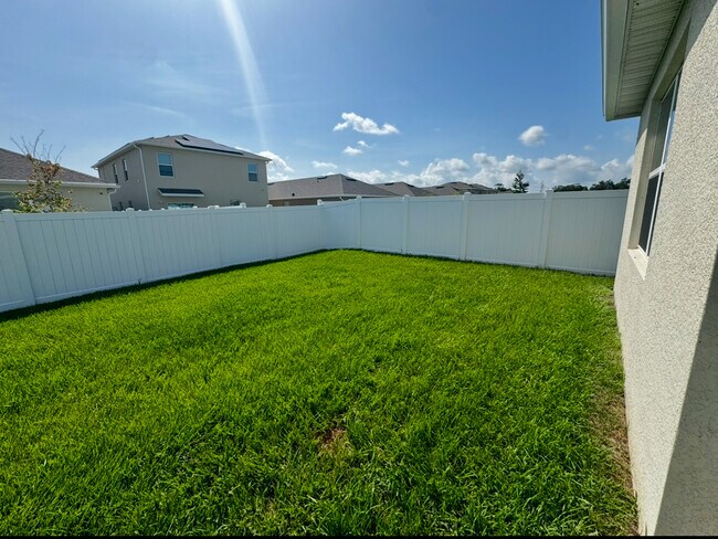 Building Photo - 1567 Barberry Dr