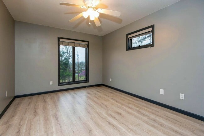 Building Photo - Home For Rent