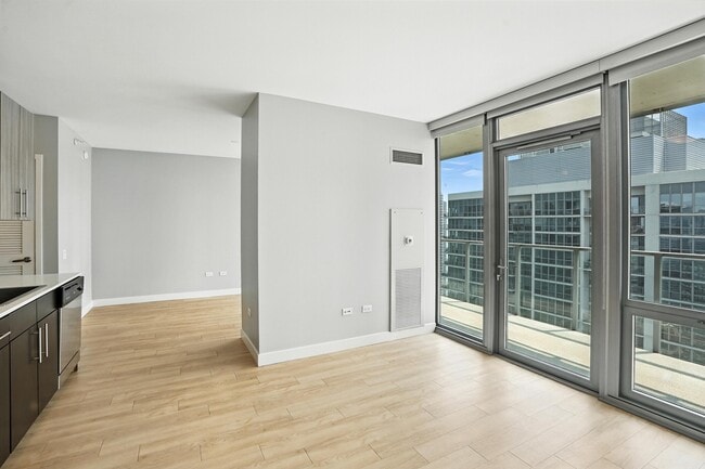 Building Photo - 351 E Wacker Dr