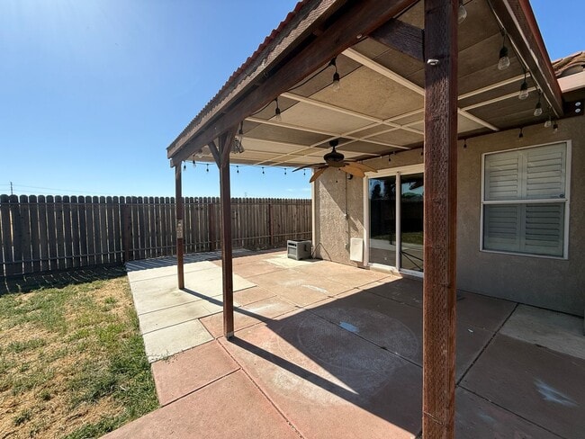 Building Photo - Charming 3 bedroom, 2 bathroom home locate...