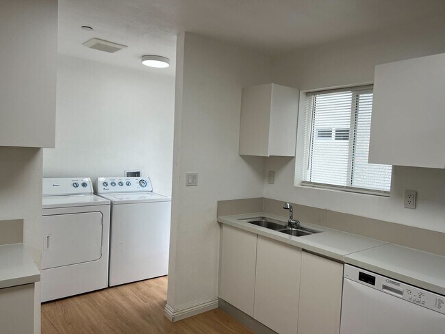 Building Photo - 1906 Filson St