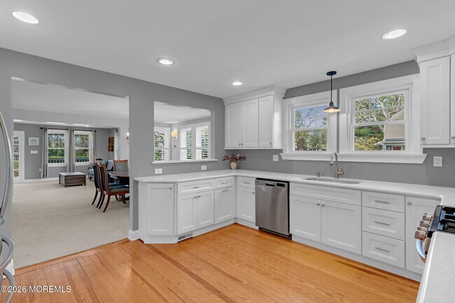 Building Photo - 115 Grassmere Avenue