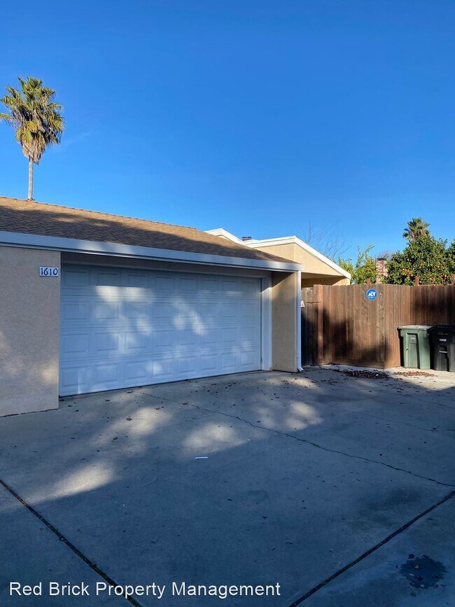 Building Photo - 3 br, 2 bath House - 1610 Central Ave.